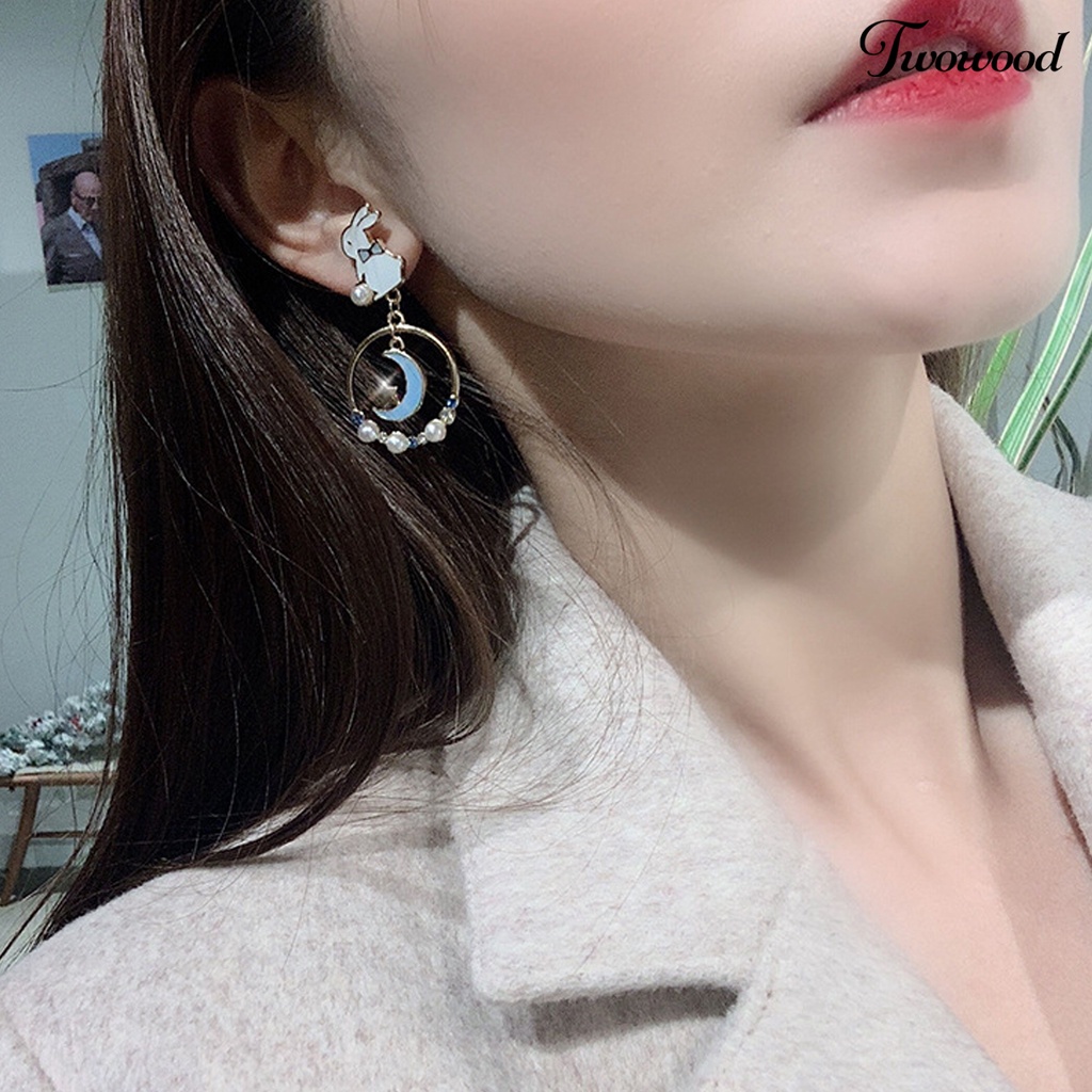 Twowood 1pasang Stud Earrings Dissymetry Berongga Cincin Berlian Imitasi Mutiara Imitasi Hadiah Kartun Kelinci Bulan Bintang Gadis Drop Earrings Fashion Perhiasan