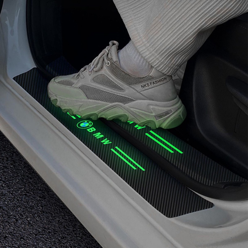 4pcs Serat Karbon luminous tape Pelindung Pintu Mobil doorsill Anti Gores Stiker Hias