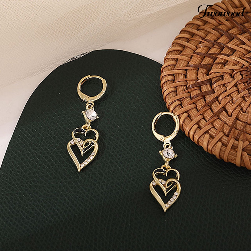 Twowood 1pasang Menjuntai Anting Vintage Berongga Keluar Mengkilap Berlian Imitasi Bertatahkan Berkilau Hias Hadiah Wanita Double-layer Hati Liontin Drop Earrings Retro Perhiasan