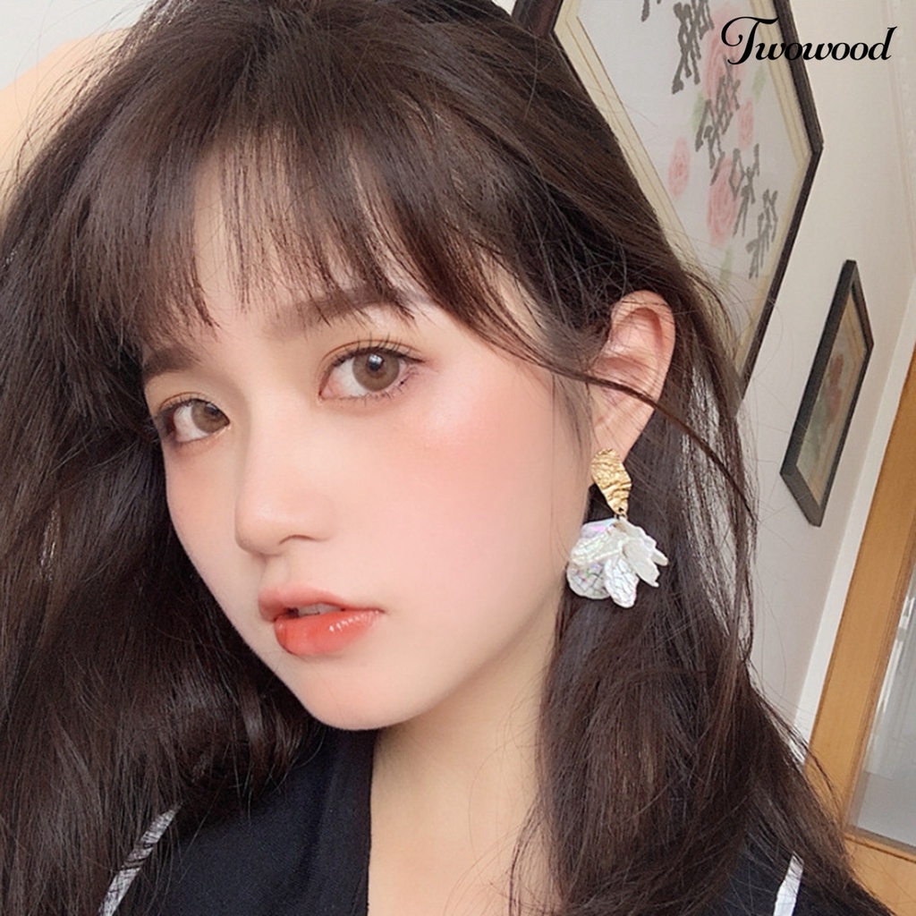 Twowood 1pasang Drop Earrings Kepribadian Hadiah Ulang Tahun Gaya Korea Temperamen Shell Putih Kelopak Bunga Stud Earrings Perhiasan Aksesori