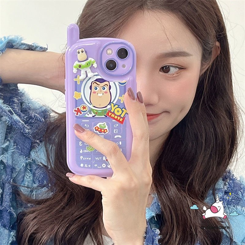 IPHONE Kartun Boneka 3D Kepribadian Retro Telepon Bentuk Case Kompatibel Untuk Iphone11 13 14 12 Pro MAX XR 7 8 Plus X XS MAX SE 2020 Lucu Toy Story Strawberry Bear Manyo Glossy Lembut Tpu Cover