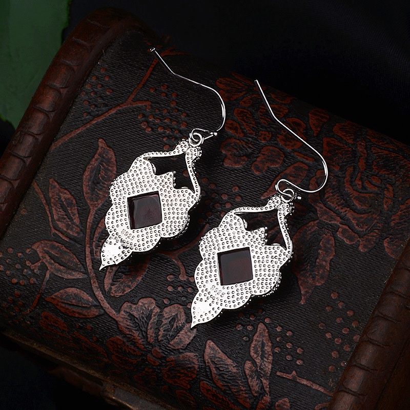 Goldkingdom Fashion Perhiasan Aksesoris Ready Stock Wish Gaya Baru Bertatahkan Ruby Square Berlian Zirkon Anting Eropa Dan Amerika Wanita Berlapis S925 Vintage Thai Silver Earrings