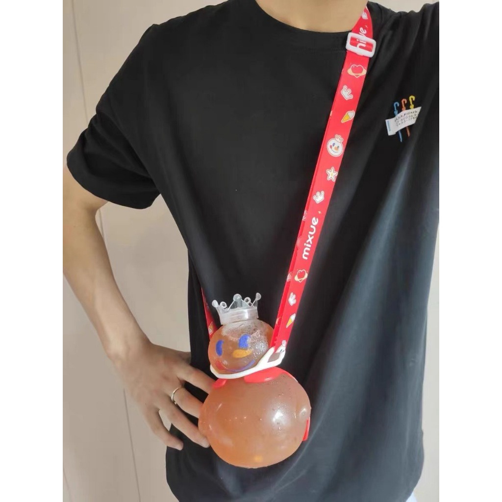 JMT-(COD) Botol minum mixue Bahan Plastik Tumblr Wang 700ml Bermain Salju