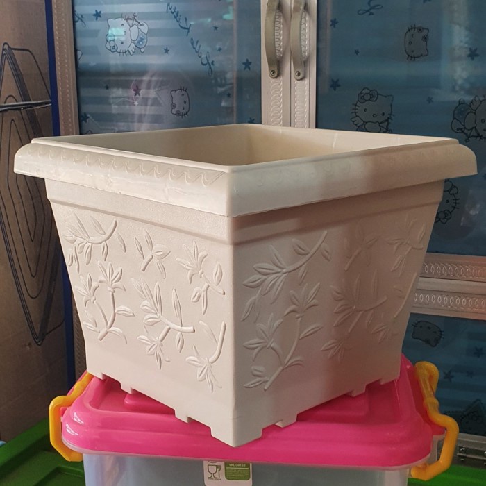 pot bunga putih segi empat GM 930/935 pot bunga putih