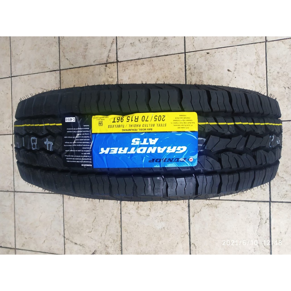 Dunlop Grandtrek AT5 205/70 R15 ban mobil CRV