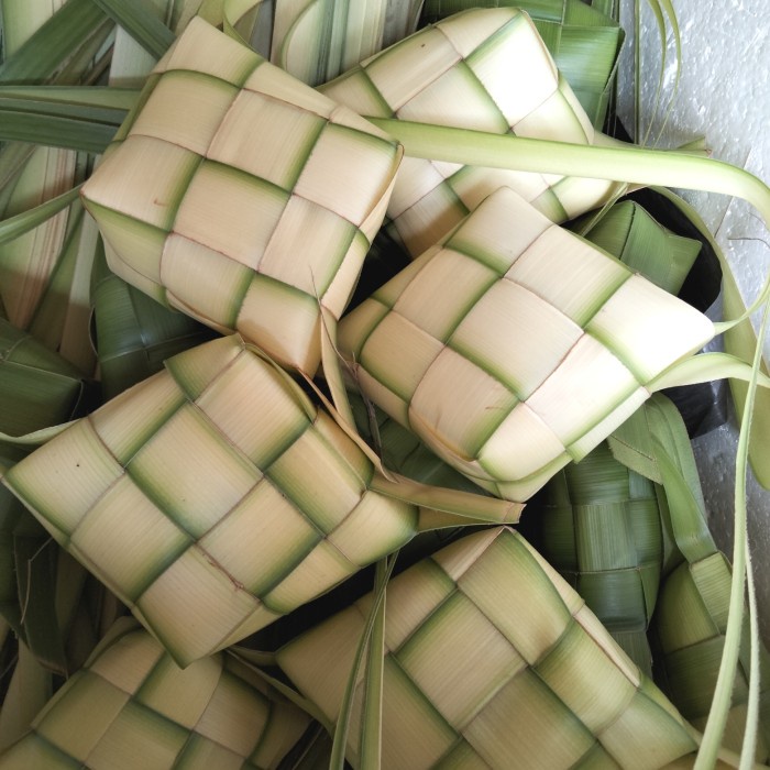 

[Ready Stock] jual sarang ketupat janur untuk lebaran 20 biji