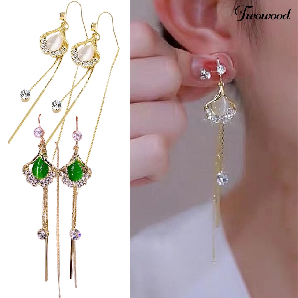 Twowood 1pasang Anting Rumbai Rumbai Bentuk Daun Berlian Imitasi Hias Bersinar Lurus Gantung Dekorasi Hypoallergenic Liontin Geometris Tindik Drop Earrings Perhiasan Aksesoris