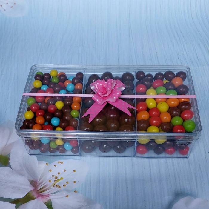 

Terlaris ✨ -Paket Cokelat Lebaran / Parcel coklat Mix Lagie Toples sekat 3 /3C - Warna Warni- 2.2.23