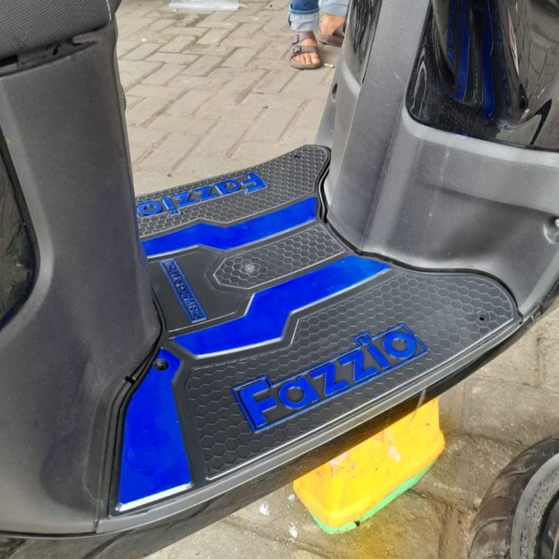 Karpet alas pijakan kaki Yamaha FAZZIO