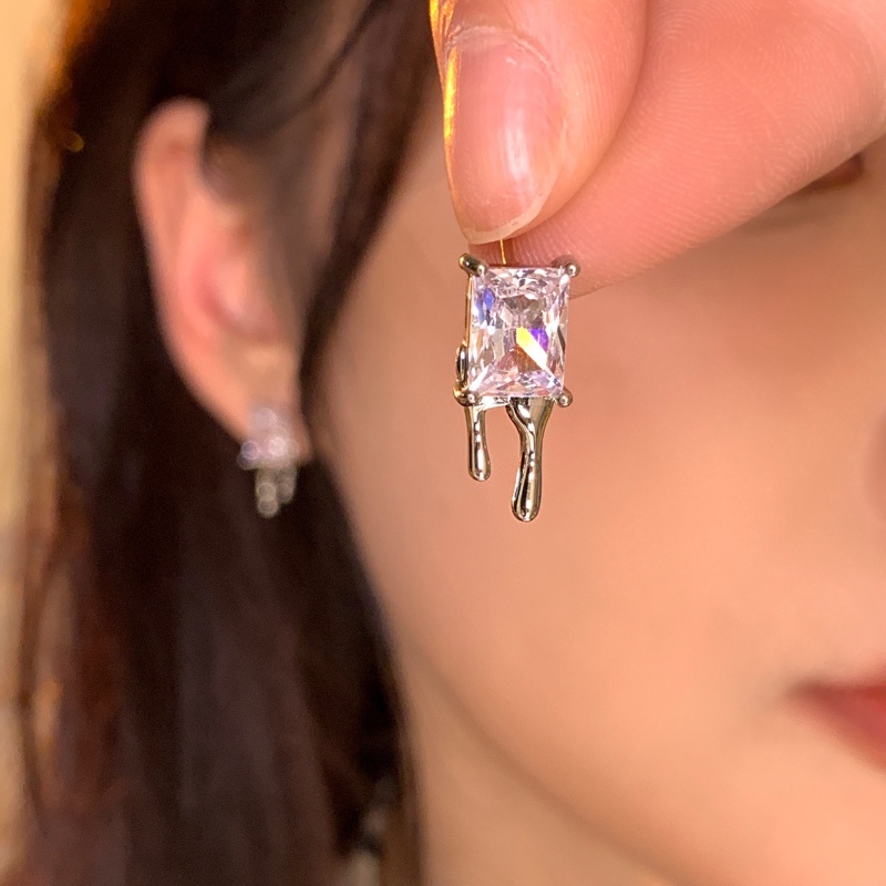 We Flower Stylish Glittering Square Berlian Imitasi Stud Earrings Untuk Wanita Perempuan Trendi Kantor Lady Zirkon Anting Elegan Telinga Perhiasan Hadiah