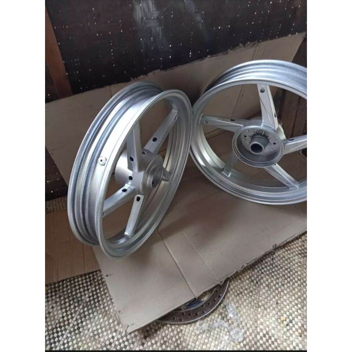 velg pelek racing Suzuki Thunder tapak lebar ring-17 depan belakang