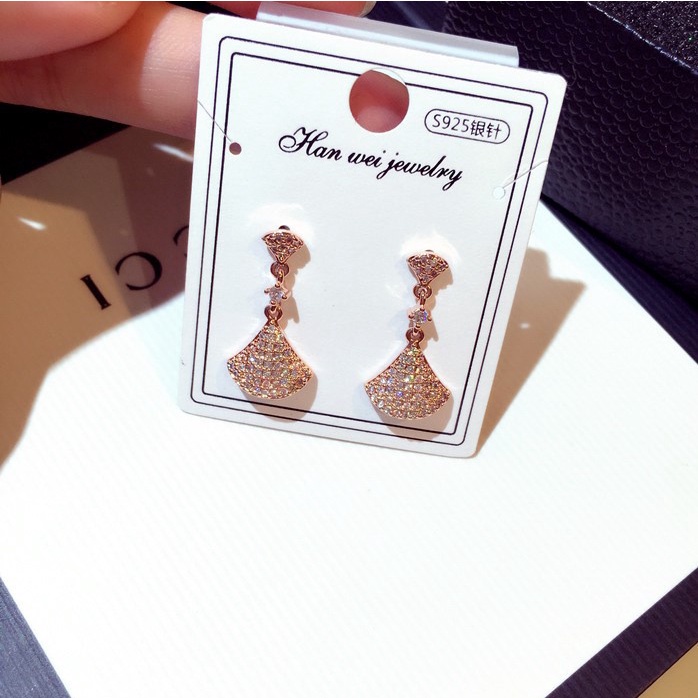 Goldkingdom Aksesoris Perhiasan Fashion Ready Stock Perak Disepuh Jarum Rok Anting Indah Flash Berlian Temperamen Joker Earrings Earrings Perempuan