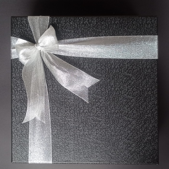 

⭐BISA COD⭐ Kotak Kado/Gift Box Ukuran 30x30x10