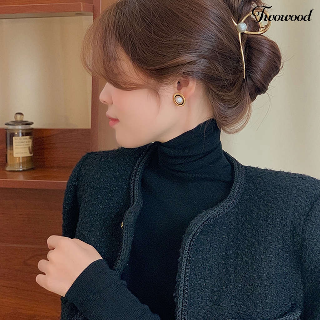 Twowood 1pasang Ear Studs Vintage Elegan Temperamen Putaran Cahaya Mewah Hias Hadiah Wanita Mutiara Imitasi Stud Earrings Perhiasan Aksesoris Populer