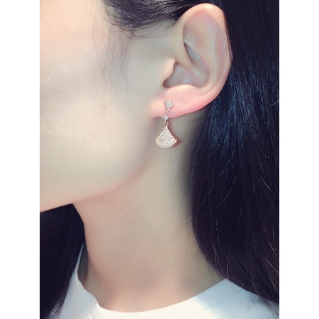 Goldkingdom Aksesoris Perhiasan Fashion Ready Stock Perak Disepuh Jarum Rok Anting Indah Flash Berlian Temperamen Joker Earrings Earrings Perempuan