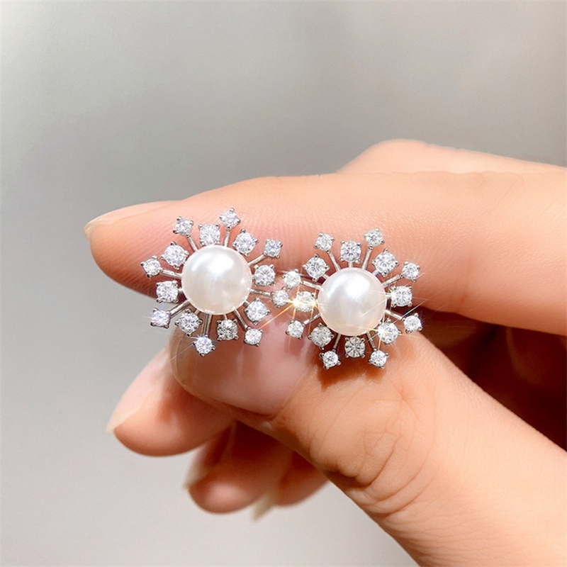 Berkilau Snowflake Berbentuk Anting Mutiara Imitasi Wanita Hadiah Natal Temperamen Perhiasan Telinga Lady Elegan