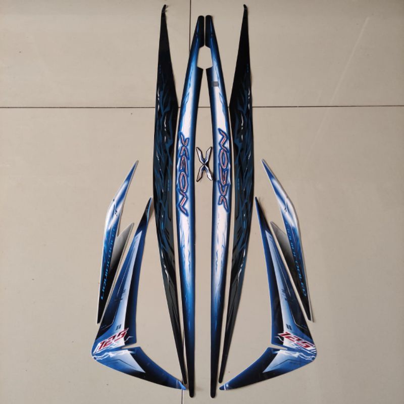 Striping Stiker sticker lis body yamaha xeon karbu lama 125 2009 2010 hitam biru