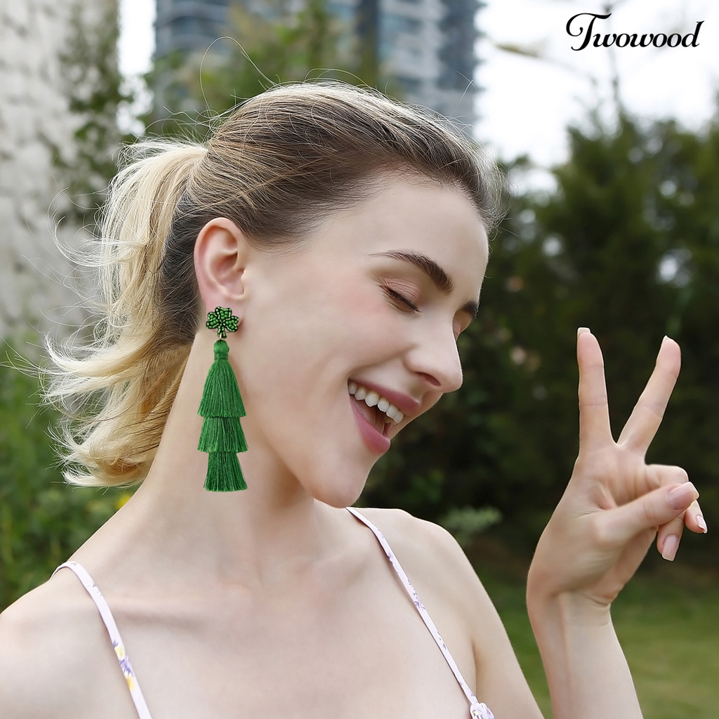 Twowood 1pasang Anting Menjuntai Kepribadian Manik-Manik Geometris Eye-catching Tahan Aus Membuat Suasana Meriah Portabel Wanita Warna Hijau Daun Drop Earrings Hadiah Hari Patrick