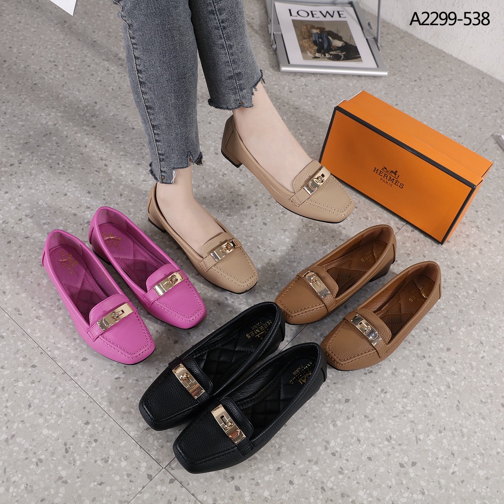 togo Leather With Buckle Block Heel A2299-538