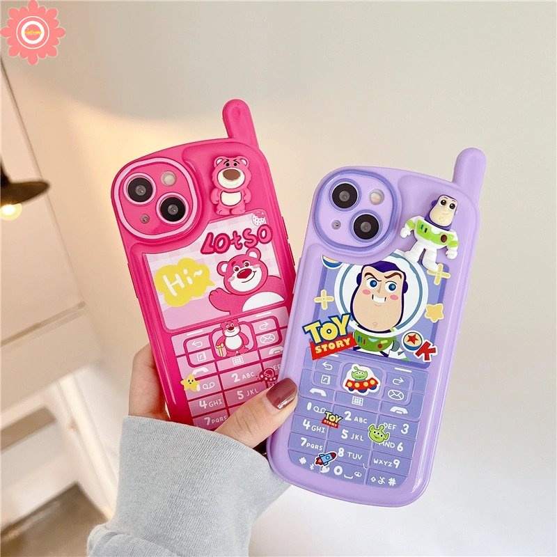 IPHONE 3d Kartun Toy Story Strawberry Bear Manyo Case Kompatibel Untuk Iphone11 7Plus XR 13 14 12 Pro Max7 8 Plus X XS MAX SE 2020 Kepribadian Retro Bentuk Telepon Lembut Tpu Cover