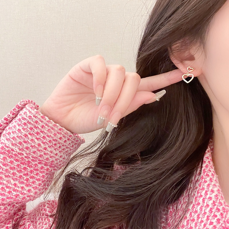 YEEZII Anting Tusuk Emas Untuk Wanita Elegan Hati Zirkon Earing Aksesoris Fashion Perhiasan