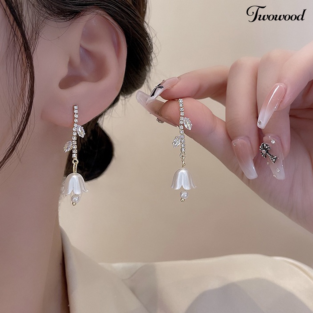 Twowood 1pasang Anting Menjuntai Elegan Temperamen Hadiah Fashion Perhiasan Berlian Imitasi Tertanam Bunga Drop Earrings Untuk Pacaran