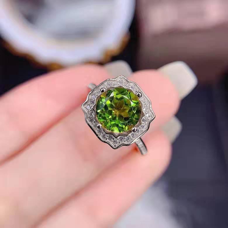 Goldkingdom Aksesoris Perhiasan Fashion Ready Stock Platinum Berlapis HW Yang Sesuai Dengan Cincin Terbuka Alami Olivine Square Pack Cincin Wanita