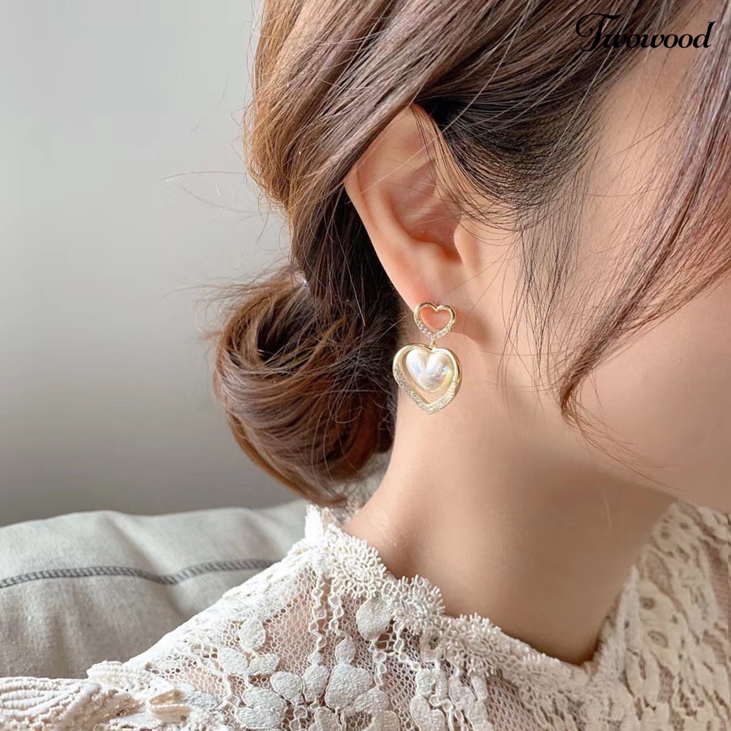 Twowood 1pasang Anting Pejantan Bling Berlian Imitasi Berongga Cincin Elegan Berbentuk Hati Mutiara Imitasi Drop Earrings Perhiasan Aksesoris