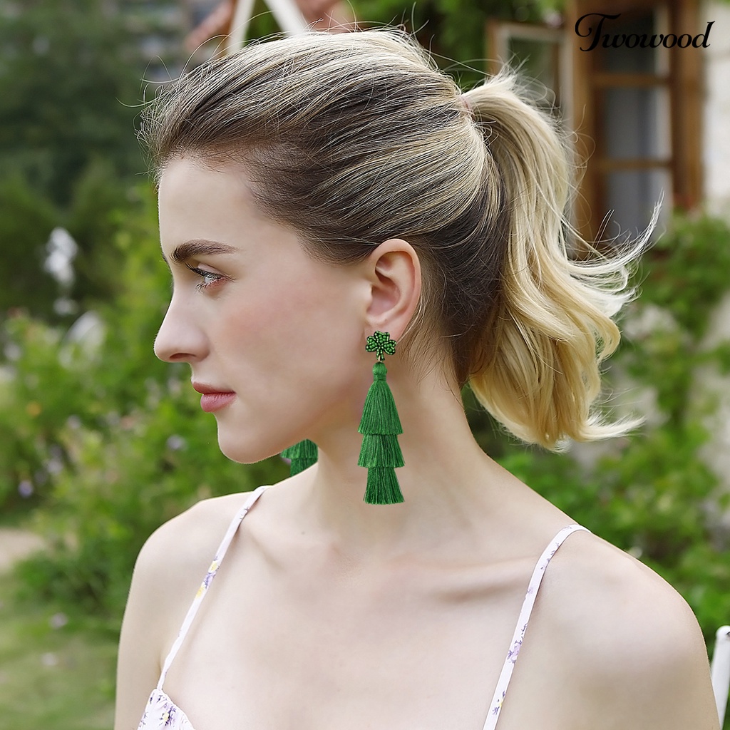 Twowood 1pasang Anting Menjuntai Kepribadian Manik-Manik Geometris Eye-catching Tahan Aus Membuat Suasana Meriah Portabel Wanita Warna Hijau Daun Drop Earrings Hadiah Hari Patrick