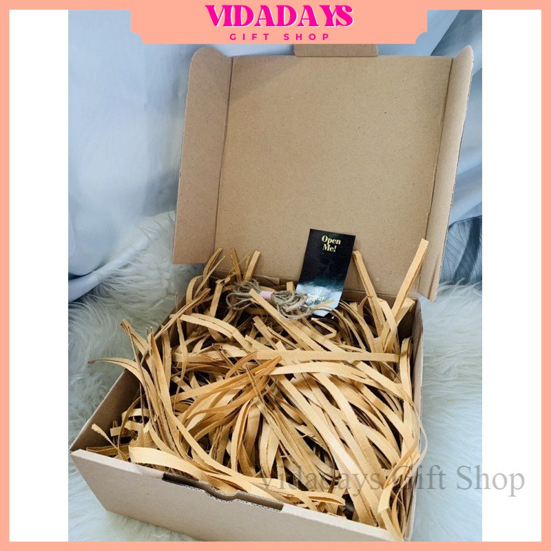 

VIDADAYS 25x25x10cm hampers gift box besar / kotak kado stiker open me