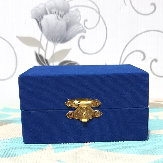 

⭐BISA COD⭐ Kotak Kado/Gift Box Bludru Biru Kunci