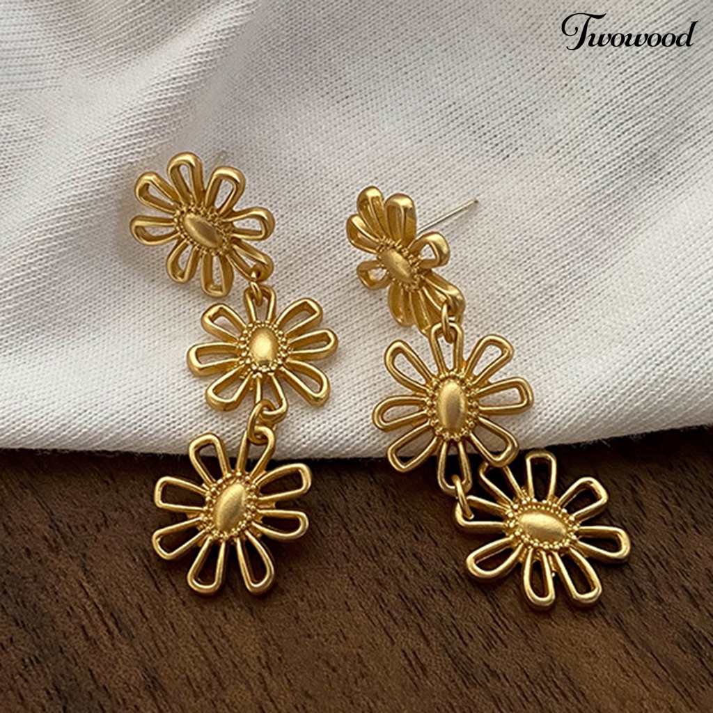 Twowood 1pasang Anting Pejantan Vintage Panjang Temperamen Berongga Keluar Geometris Hias Hadiah Wanita Gadis Bunga Liontin Drop Earrings Perhiasan Untuk Pakaian Sehari-Hari