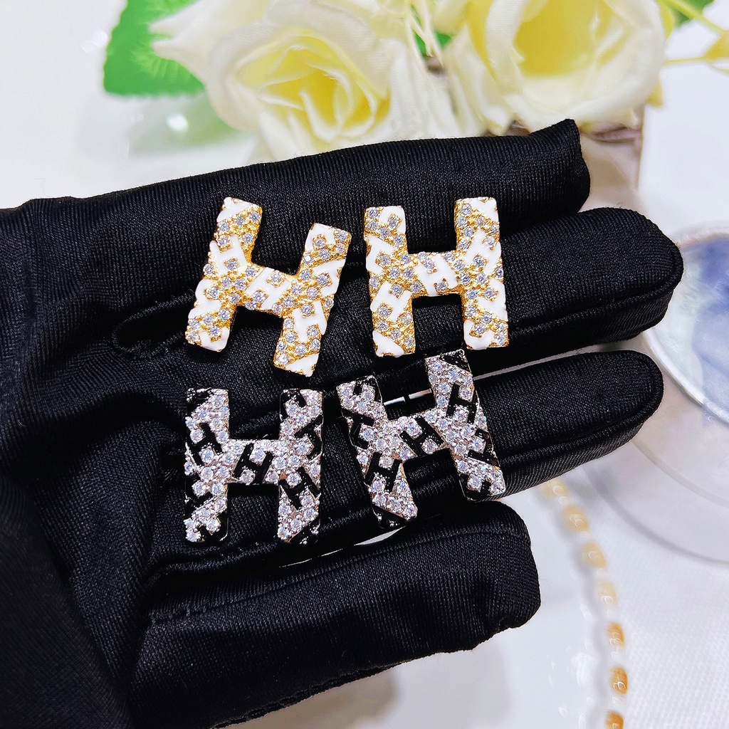 Goldkingdom Fashion Perhiasan Aksesoris Ready Stock Yang Sama Fashion Surat H Anting Ringan Dan Mewah, Kecil Dan High-end, Berlian Bertabur Anting-Anting Modis