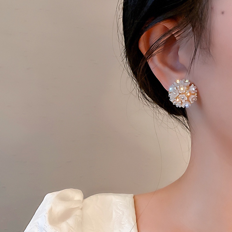 Anting Bunga Bulat Berlian Berkilau lady Korea