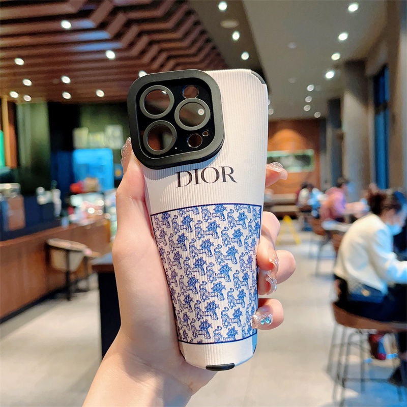 IPHONE Casing Ponsel Kulit Domba Lembut Tekstur Celine Dior Tahan Guncangan Untuk Iphone14 Pro Max14 Pro14 Plus11 12 13 /6 /7/8Plus/Xs Max