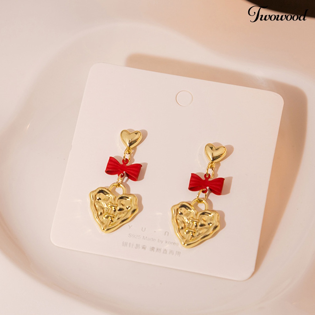 Twowood 1pasang Drop Earrings Personality Ikatan Simpul Gaya Korea Retro Embossment Cinta Hati Stud Earrings Perhiasan Aksesori