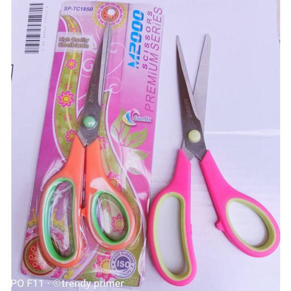 

ECER Gunting warna besar warna random merk