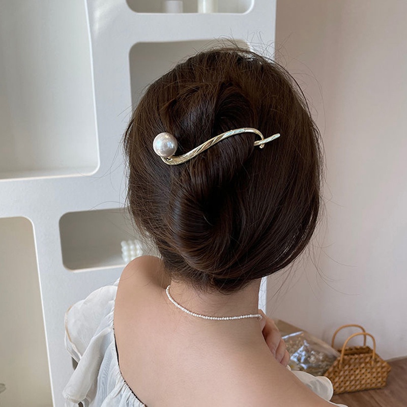 Klip Rambut Mutiara Logam Elegan Aksesoris Rambut Wanita Kupu-Kupu Hair Claw Clip