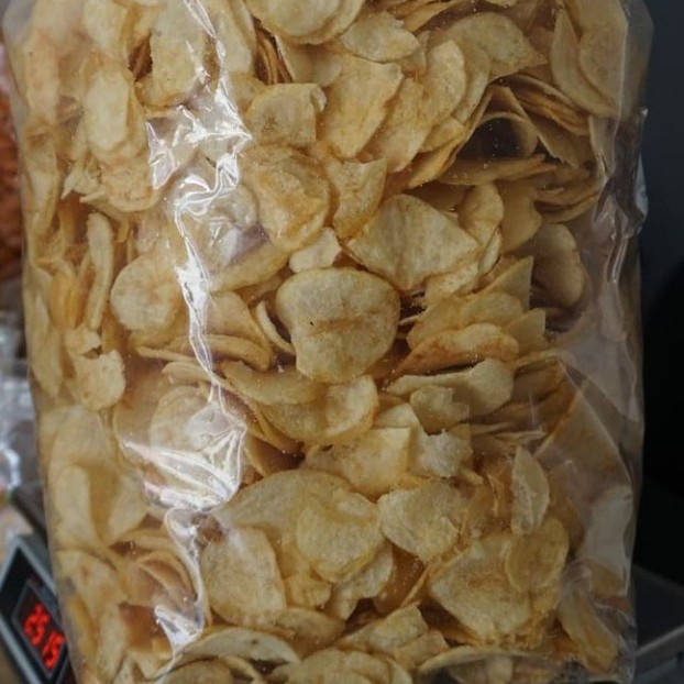 

Terlaris ✨ -keripik kentang/potato chips/keripik kentang kiloan - 1/4 kg- 2.2.23