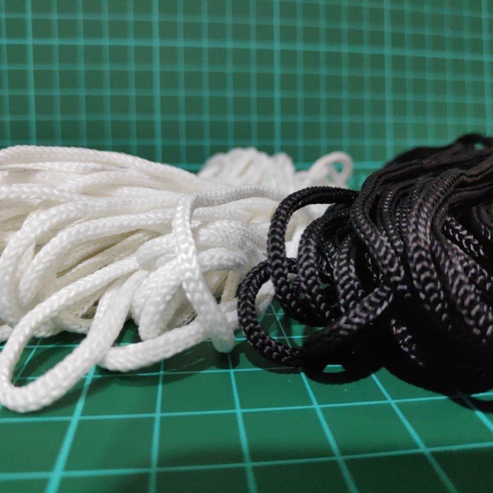 

⭐BISA COD⭐ Tali Kur 4j 4 jarum 2,5mm PUTIH 1 KILOGRAM - Putih