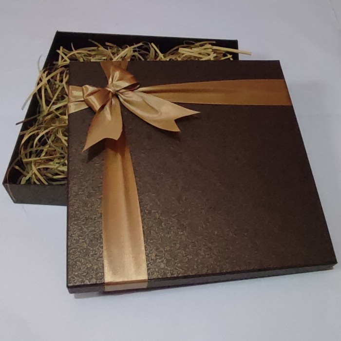 

⭐BISA COD⭐ Kotak Kado/Gift Box Ukuran 27x26x5 cm
