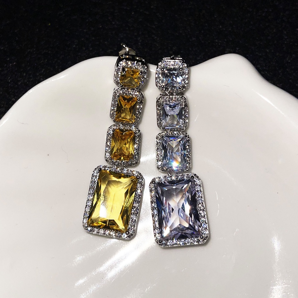 Goldkingdom Fashion Perhiasan Aksesoris Ready Stock Baru High-end Mewah Temperamen Putri Persegi Panjang Zirkon Anting Simulasi Kenari Berlian Kuning Dua Warna Anting Perempuan.