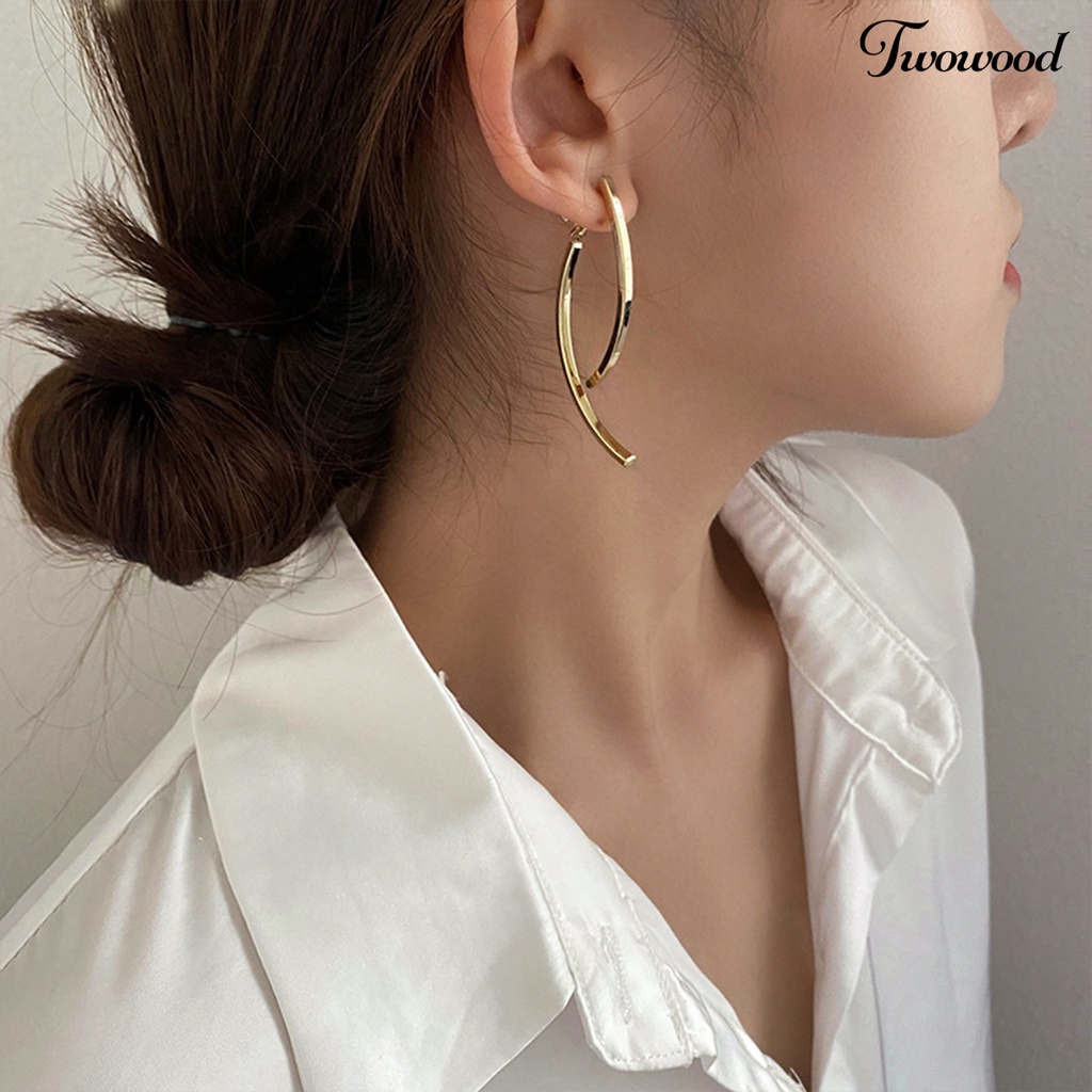 Twowood 1pasang Anting Pejantan Sederhana Rumbai Panjang Glossy Geometris Melengkung Hias Hadiah Wanita Arc Cross Drop Earrings Perhiasan Pesta Aksesori Busana