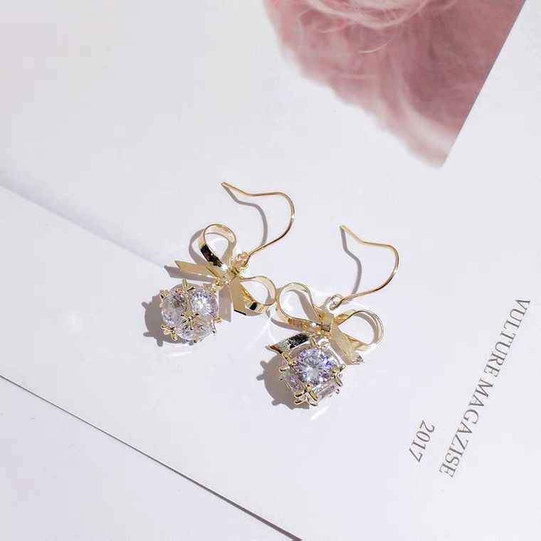 Ikatan Simpul Anting Musim Panas Tahun Baru Gaya Baru Trendi High-End Ear Hook Perempuan Temperamen Influencer Perancis Retro Anting Earrings