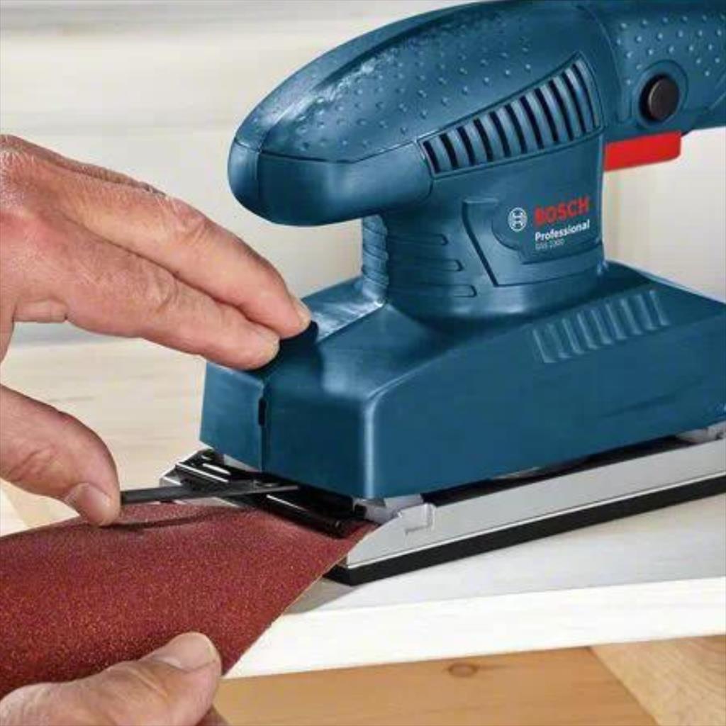 BOSCH MESIN AMPLAS ORBITAL SANDER GSS 2300 PN.06012980K0