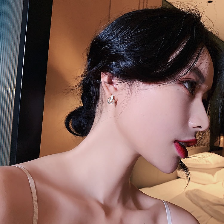 Anting Tusuk Emas Halus Bertatahkan Berlian Simple Bulat Serbaguna Gaya Untuk Wanita