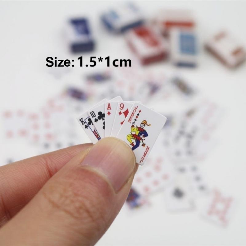 1set Kartu Bermain Poker Mini Lucu Model Rumah Boneka Poker Jari Kecil Aksesoris 54lembar Travel Game Card Mainan TikTok Hot