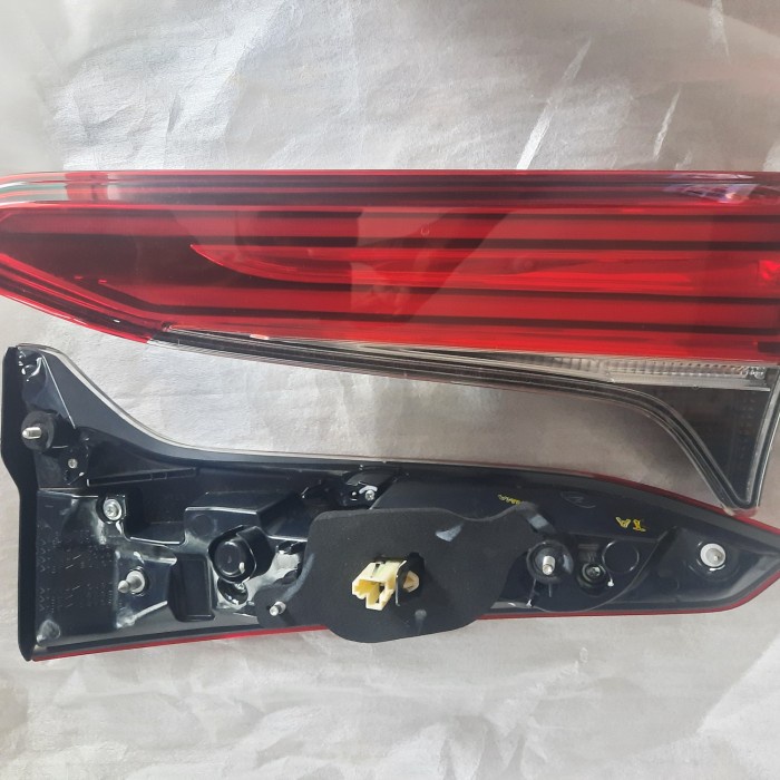 lampu bagasi fortuner vrz 2016 up ORIGINAL