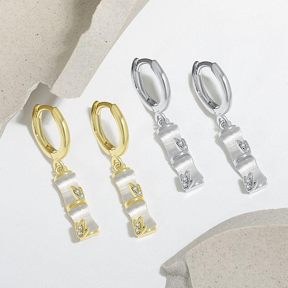 Needway  Wanita Menjuntai Anting Temperamen Retro Fashion Perhiasan Opal Indah Berlian Imitasi Drop Earrings Klip Anting