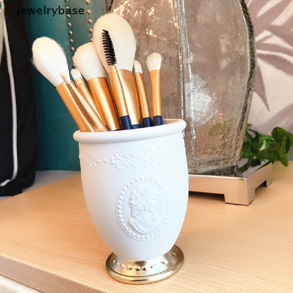 [jewelrybase] Retro Makeup Brush Holder Timbul Potret Alat Kosmetik Sisir Pena Penyimpanan Butik